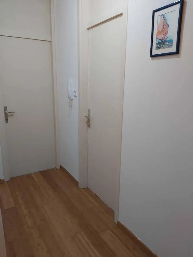 Apartment Rita Near Trstenik Beach スプリト 0*,