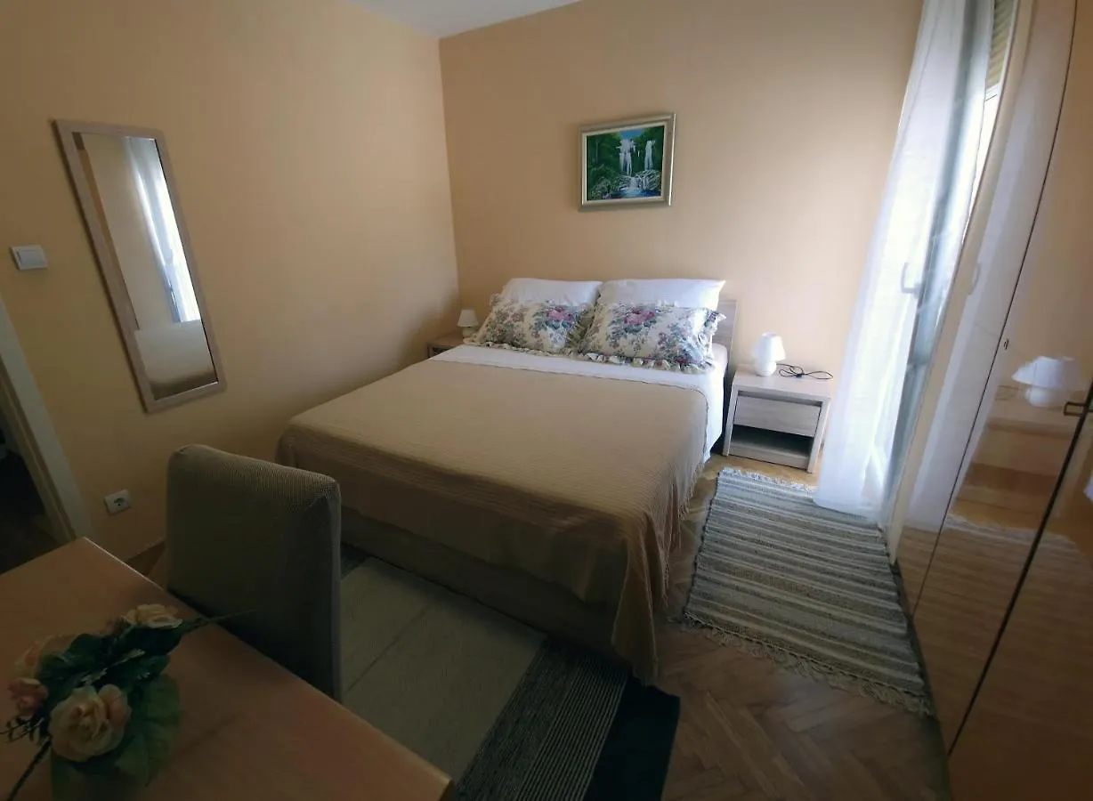 Apartment Rita Near Trstenik Beach Split Croatia